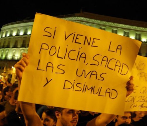 files//almarzarey/cartel 15-m en puerta del sol.jpg - 43683 b